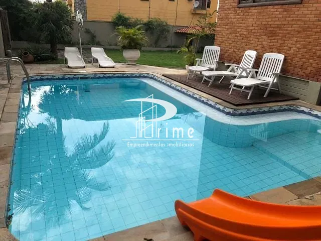 Casa com 700m² 5 quartos e 5 banheiros, à venda, no bairro Camboinhas em Niterói