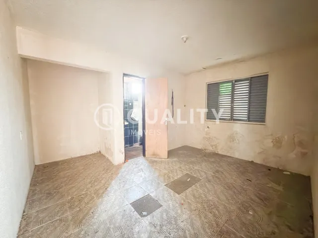 Casa com 165m² 7 quartos e 4 banheiros, à venda, no bairro Panamericano em Fortaleza