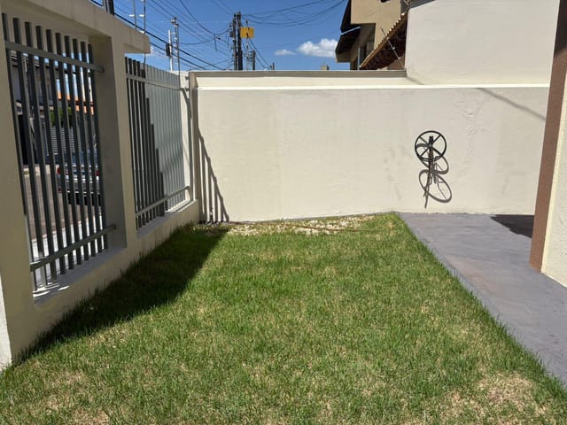 Casa 3 quartos e 1 banheiro, para alugar, no bairro Conjunto Habitacional Marumbi em Londrina