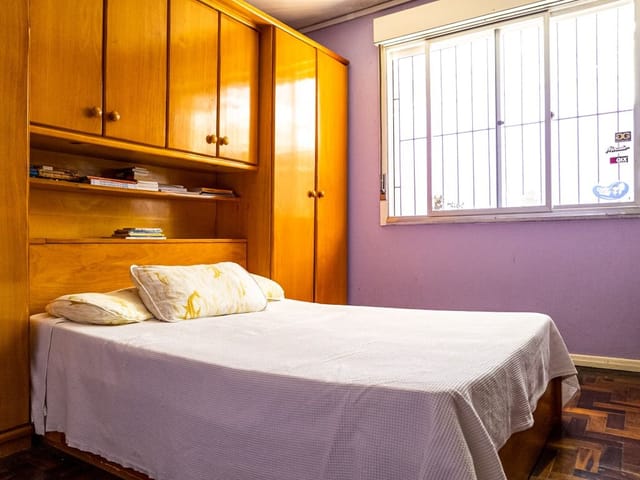 Casa com 500m² 5 quartos e 3 banheiros, à venda ou para alugar, no bairro Três Vendas em Pelotas