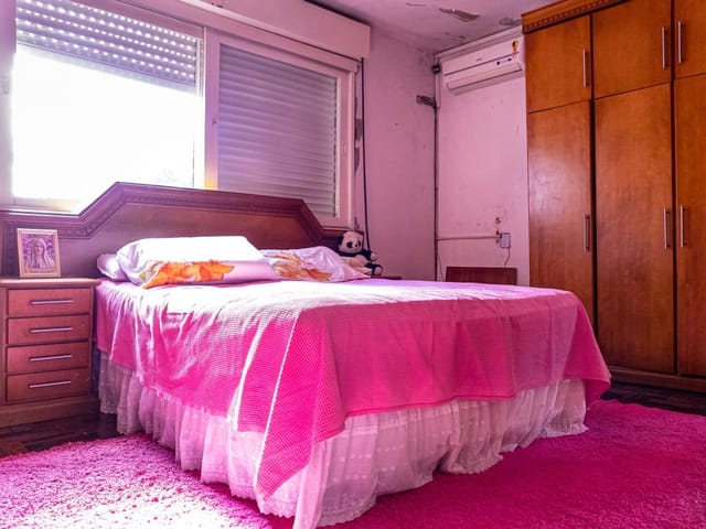 Casa com 500m² 5 quartos e 3 banheiros, à venda ou para alugar, no bairro Três Vendas em Pelotas