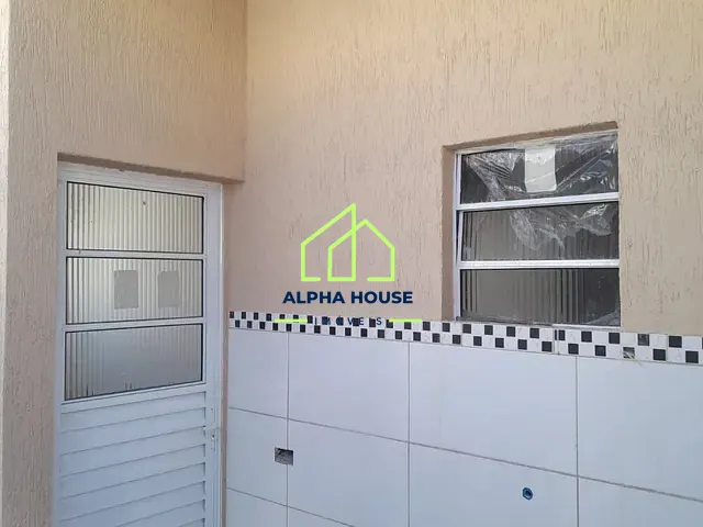 Casa 2 quartos e 1 banheiro, à venda, no bairro Residencial e Comercial Portal dos Eucaliptos em Pindamonhangaba