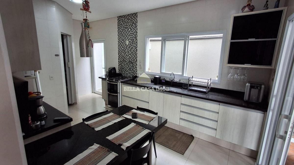 Casa à venda com 3 quartos, 200m² - Foto 17