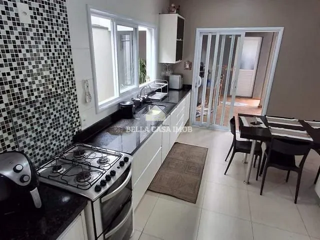 Casa com 300m² 3 quartos e 3 banheiros, à venda, no bairro Parque Esplanada em Votorantim