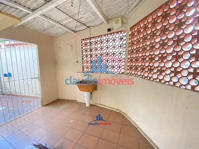 Casa 3 quartos e 1 banheiro, à venda, no bairro Ano Bom em Barra Mansa