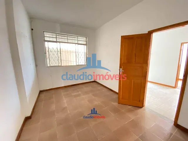 Casa 3 quartos e 1 banheiro, à venda, no bairro Ano Bom em Barra Mansa