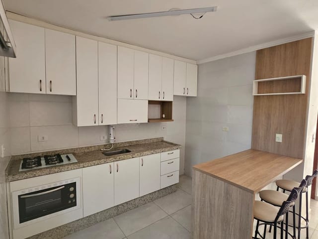 Casa com 88m² 2 quartos e 3 banheiros, para alugar, no bairro Residencial Algarve em Mogi das Cruzes