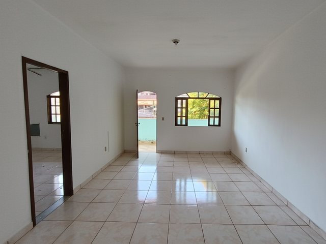 Foto do Casa - PARQUE ANCHIETA - R$1.400,00 - CASA COM 80M² COM VAGA DE GARAGEM, VARANDA, UMA GRANDE SALA, 2 QUARTOS E UMA EXTENSA VARANDA | Hilmar