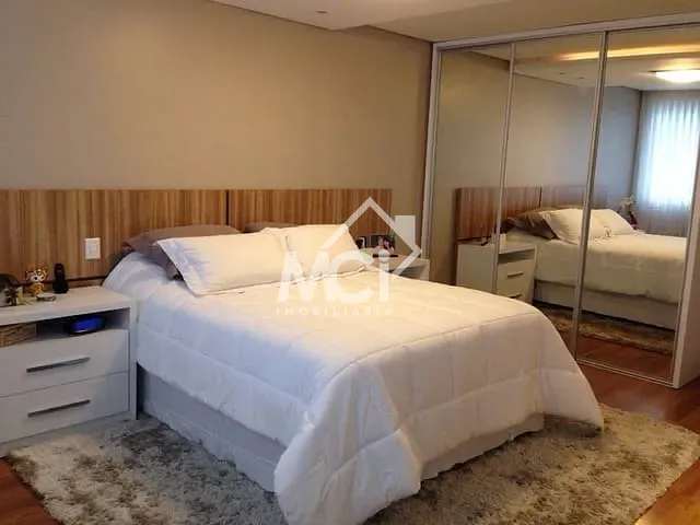 Casa com 540m² 3 quartos e 5 banheiros, à venda, no bairro Três Vendas em Pelotas