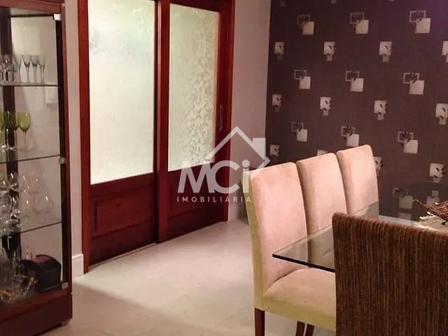 Casa com 540m² 3 quartos e 5 banheiros, à venda, no bairro Três Vendas em Pelotas