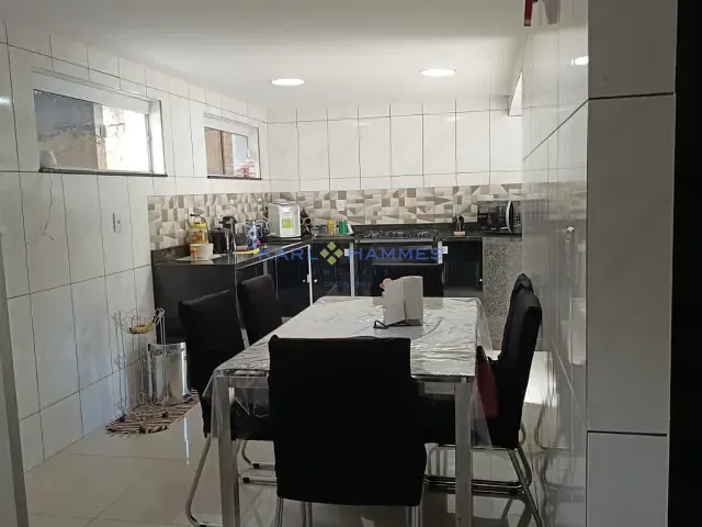 Casa 4 quartos e 3 banheiros, à venda, no bairro Corrêas em Petrópolis