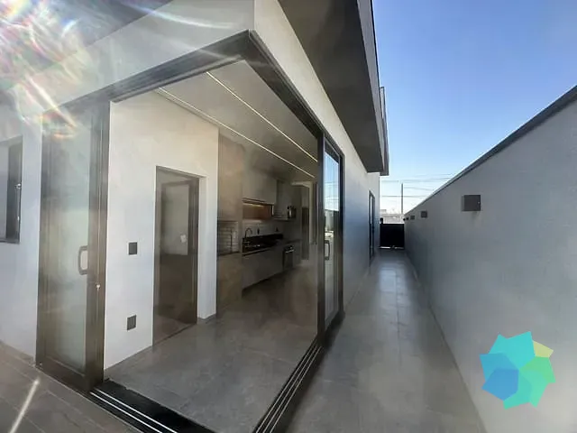 Casa com 300m² 3 quartos e 4 banheiros, à venda, no bairro Loteamento Ilha de Capri em Salto