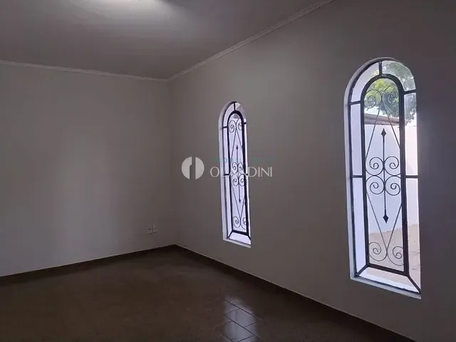 Casa com 300m² 2 quartos e 1 banheiro, para alugar, no bairro Parque Das Paineiras em Artur Nogueira