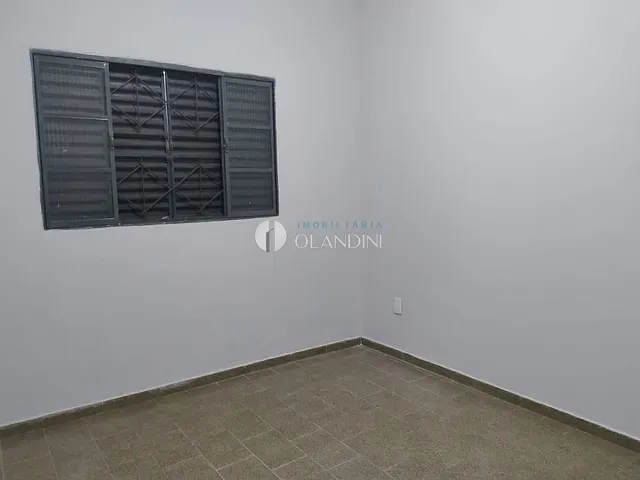 Casa com 300m² 2 quartos e 1 banheiro, para alugar, no bairro Parque Das Paineiras em Artur Nogueira