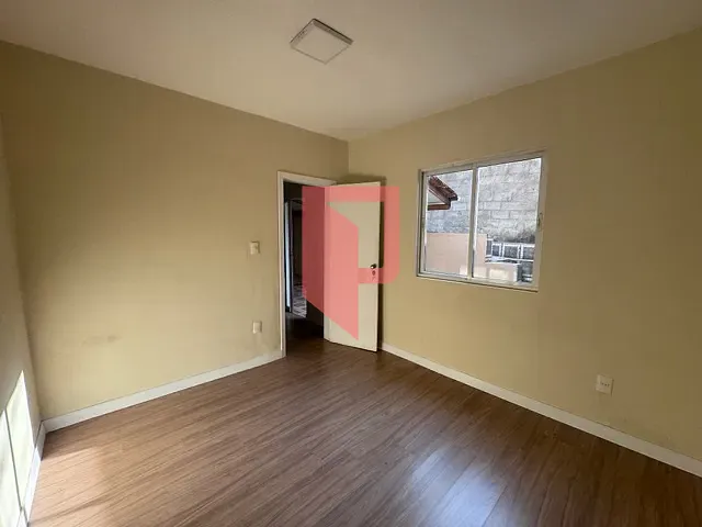 Casa 2 quartos e 1 banheiro, para alugar, no bairro Caiçaras em Belo Horizonte