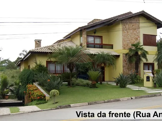 Casa com 1200m² 5 quartos e 6 banheiros, à venda, no bairro Perová em Arujá