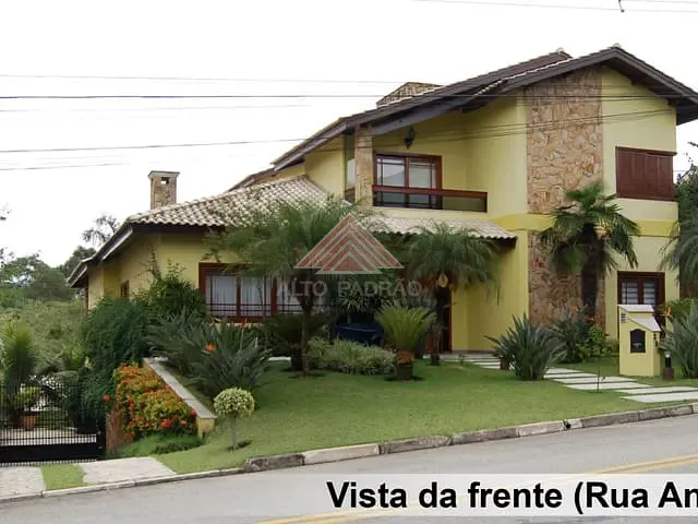 Casa com 1200m² 5 quartos e 6 banheiros, à venda, no bairro Perová em Arujá