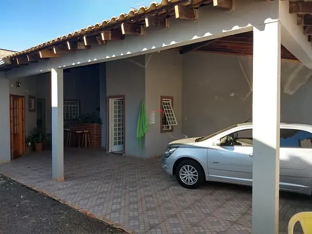 Casa com 250m² 4 quartos e 4 banheiros, à venda, no bairro São Pedro em Londrina