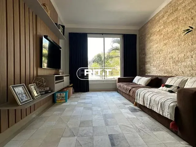 Casa com 300m² 3 quartos e 2 banheiros, à venda, no bairro Parque Brasil 500 em Paulínia