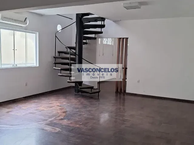 Casa com 260m² 10 quartos e 3 banheiros, à venda, no bairro Vila Ema em São José dos Campos