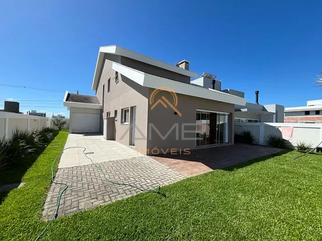 Casa com 423m² 3 quartos e 3 banheiros, à venda, no bairro Laranjal em Pelotas