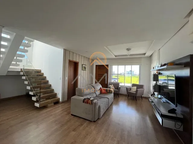 Casa com 423m² 3 quartos e 3 banheiros, à venda, no bairro Laranjal em Pelotas