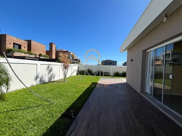 Casa com 423m² 3 quartos e 3 banheiros, à venda, no bairro Laranjal em Pelotas