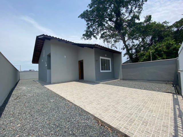 Casa com 178m² 2 quartos e 2 banheiros, à venda, no bairro Quinta dos Açorianos em Barra Velha
