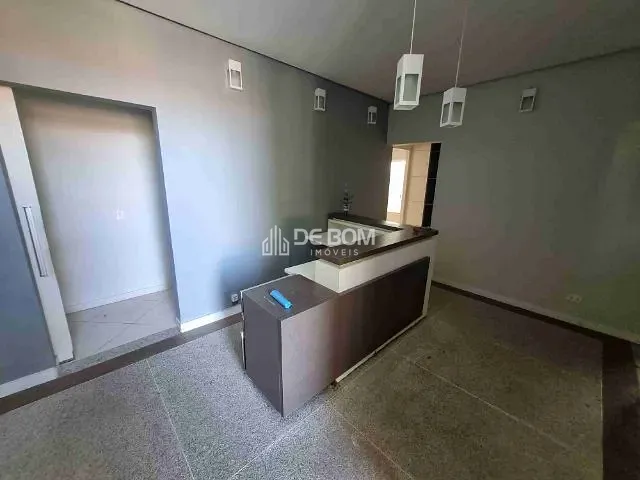 Casa com 225m², para alugar, no bairro Centro em Poços de Caldas