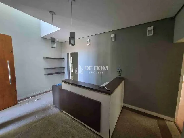 Casa com 225m², para alugar, no bairro Centro em Poços de Caldas