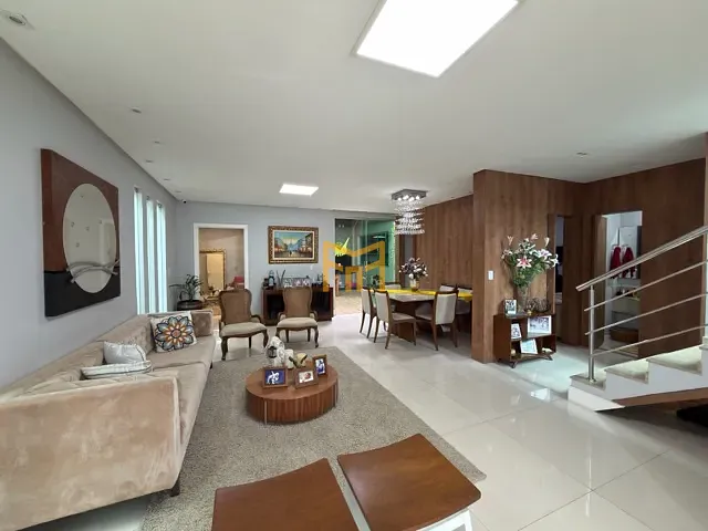 Casa 3 quartos e 5 banheiros, à venda, no bairro Parque Verde em Belém