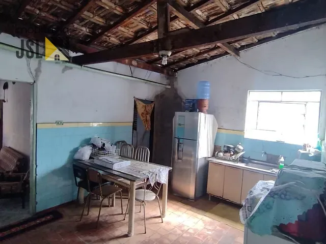 Casa com 360m² 4 quartos e 1 banheiro, à venda, no bairro Vila São João em Caçapava