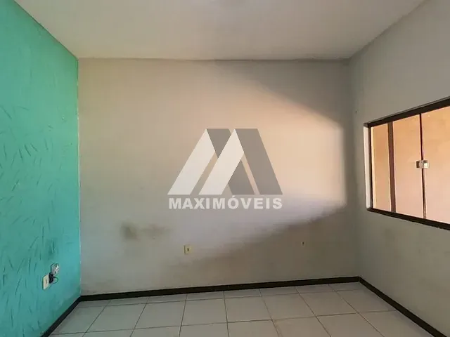 Casa 3 quartos e 1 banheiro, para alugar, no bairro Juparana em Araçuaí