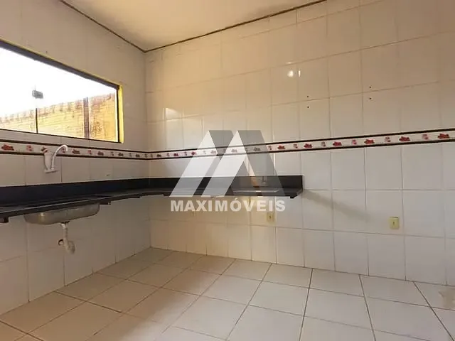 Casa 3 quartos e 1 banheiro, para alugar, no bairro Juparana em Araçuaí