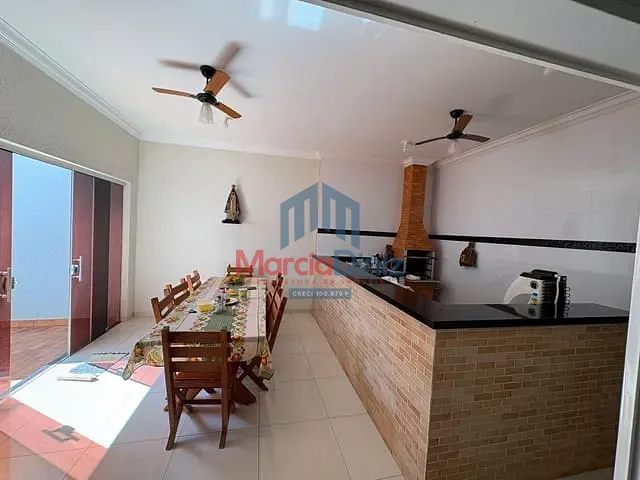 Casa com 250m² 3 quartos e 2 banheiros, à venda, no bairro Jardim Marajoara em Ituverava