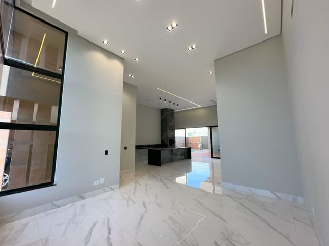 Casa com 300m² 3 quartos e 1 banheiro, à venda, no bairro Vila Salomé em Cambé