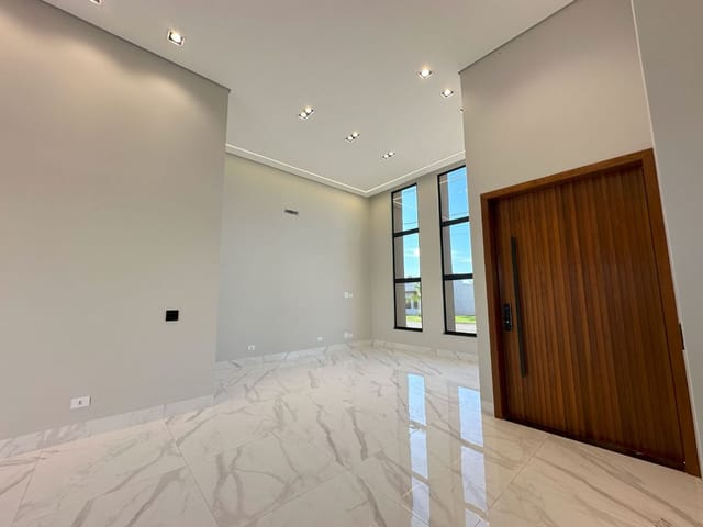 Casa com 300m² 3 quartos e 1 banheiro, à venda, no bairro Vila Salomé em Cambé