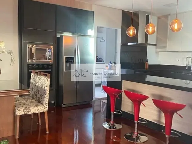Casa 3 quartos e 3 banheiros, à venda, no bairro centro em Ibiporã