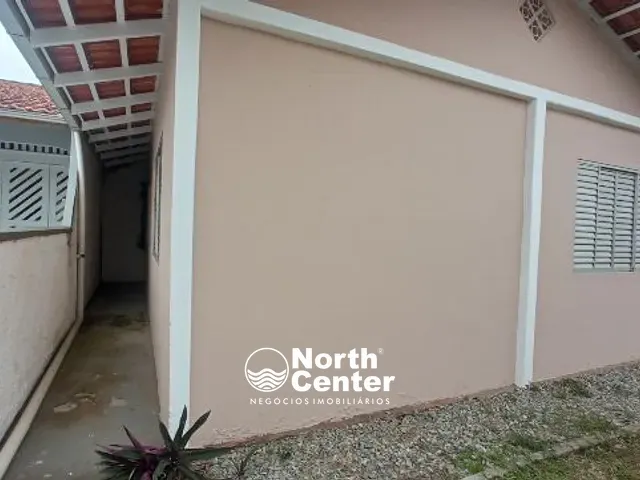 Casa 3 quartos e 2 banheiros, para alugar, no bairro Centro em Balneário Barra do Sul
