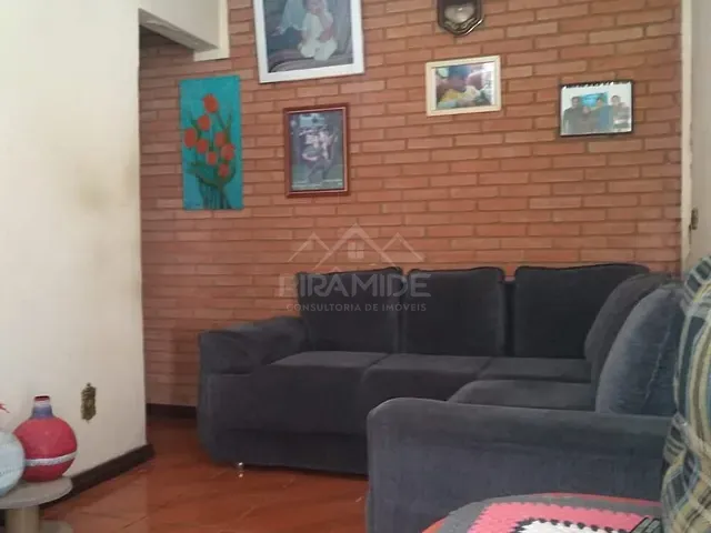 Casa com 198m² 2 quartos e 1 banheiro, à venda, no bairro Jardim Nova Aparecida em Poços de Caldas