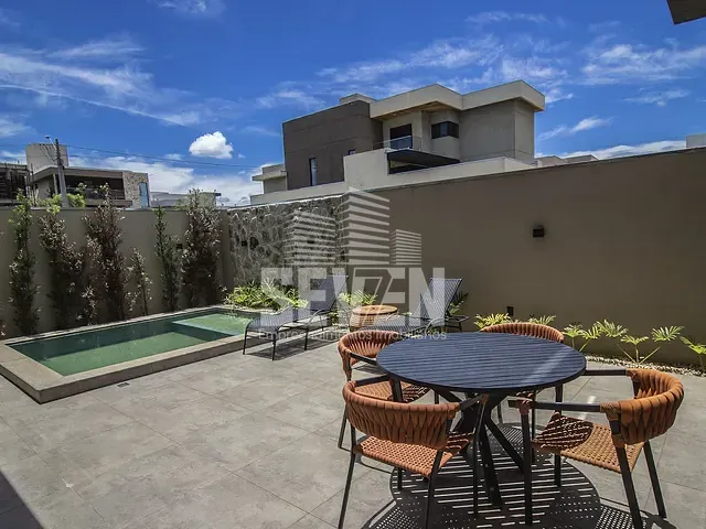 Casa com 300m² 3 quartos e 5 banheiros, à venda, no bairro Villa de Leon I em Piratininga