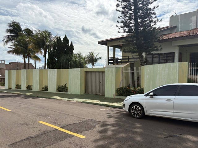 Casa com 360m² 3 quartos e 3 banheiros, à venda, no bairro Vale de San Izidro em Londrina