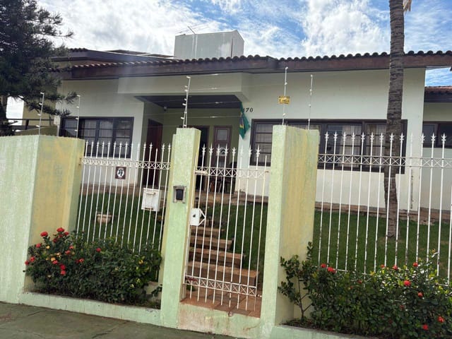 Casa com 360m² 3 quartos e 3 banheiros, à venda, no bairro Vale de San Izidro em Londrina