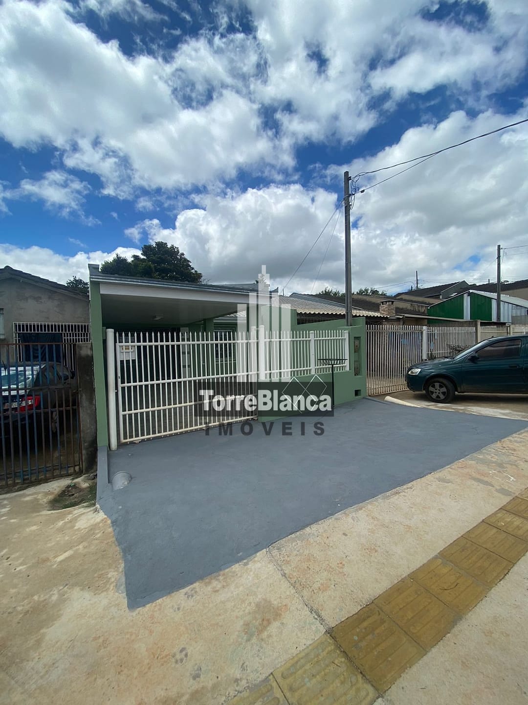 Casa à venda com 2 quartos, 61m² - Foto 1