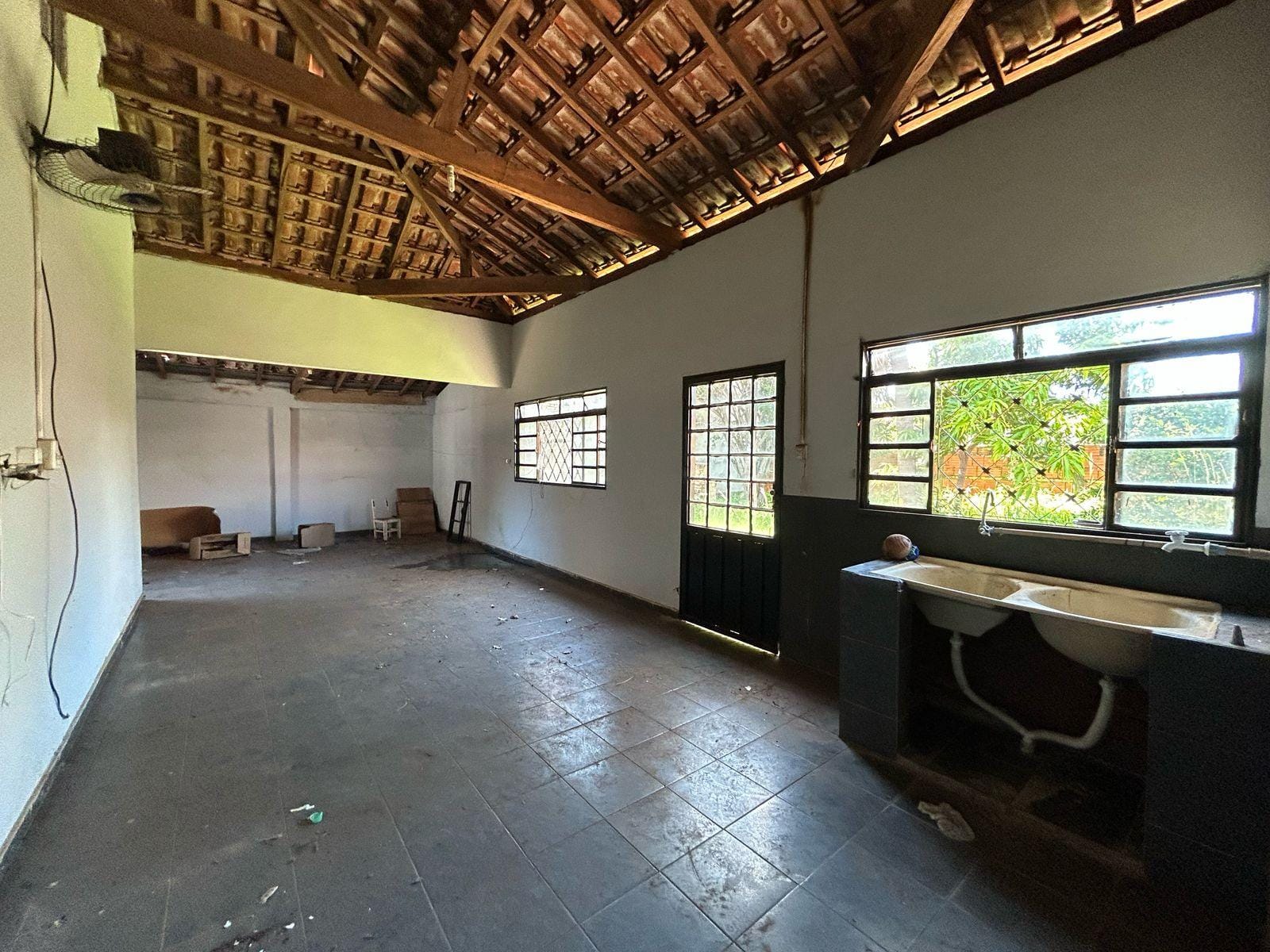 Casa à venda com 3 quartos, 180m² - Foto 4