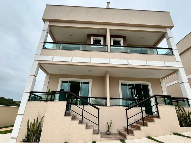 Casa 2 quartos e 3 banheiros, à venda, no bairro Parque Balneário São Francisco em Cabo Frio