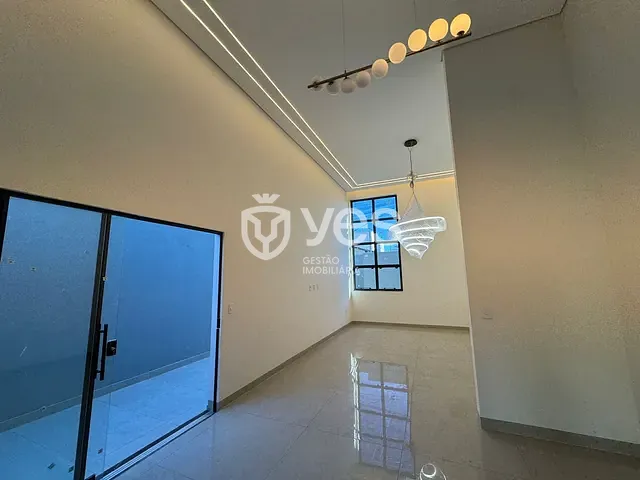Casa com 360m² 3 quartos e 2 banheiros, à venda, no bairro Loteamento Residencial Solaris em Araxá