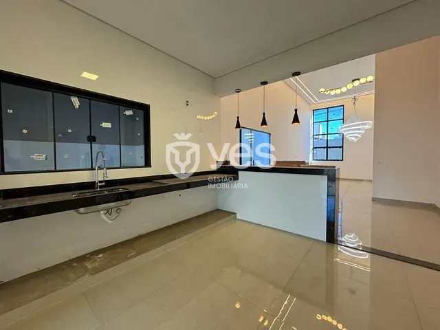 Casa com 360m² 3 quartos e 2 banheiros, à venda, no bairro Loteamento Residencial Solaris em Araxá