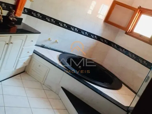 Casa com 627m² 3 quartos e 3 banheiros, à venda, no bairro Areal em Pelotas