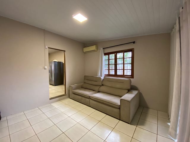 Foto do Casa - Locação Anual: Casa com Piscina a Poucos Passos da Praia no Morro das Pedras – Florianópolis, SC | Costão Sul Imóveis